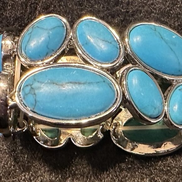 Lia Sophia Turquoise Stretch Statement Bracelet - New with Tags - Picture 1 of 2